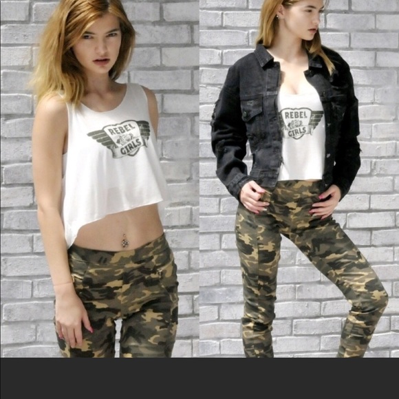 🦞 Rebel Girls Crop Top - Picture 3 of 5